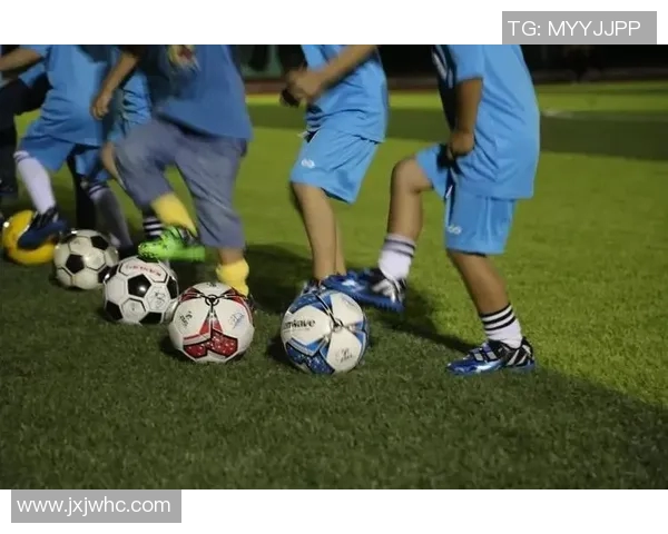 足球明星幽默演讲揭秘赛场背后的搞笑故事与人生哲理