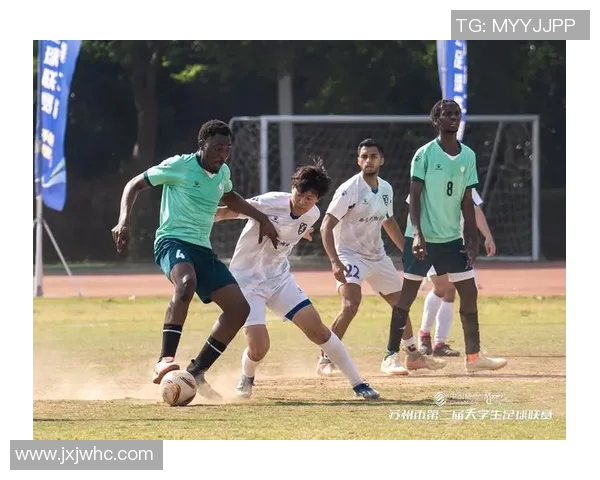 足球明星大学生的成长之路与校园生活的精彩瞬间 足球明星大学生的成长之路与校园生活的精彩瞬间