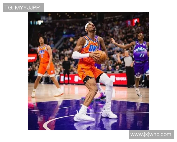 速记篮球明星的传奇瞬间与赛场背后的故事揭秘